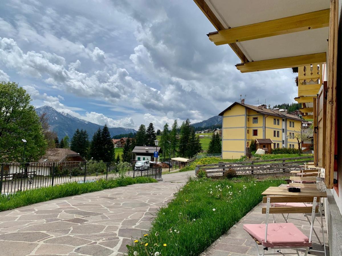 Hotel Casa Di Franz Vigo di Fassa Exterior foto